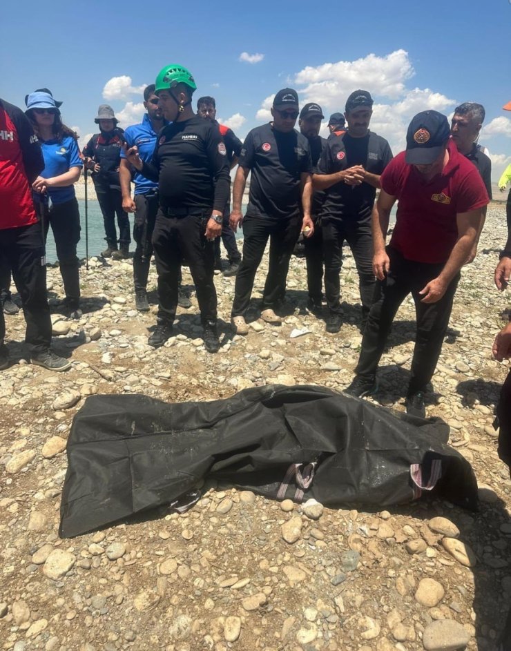 Batman Çayında kaybolan 14 yaşındaki Tuba’nın cansız bedenine ulaşıldı