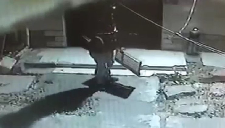 Karabük’te demir mazgal hırsızlığı kamerada
