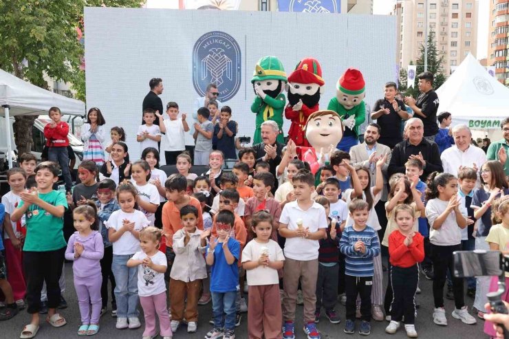 Melikgazi’nin 48 yeni aracı çocuk şenliğiyle tanıtıldı