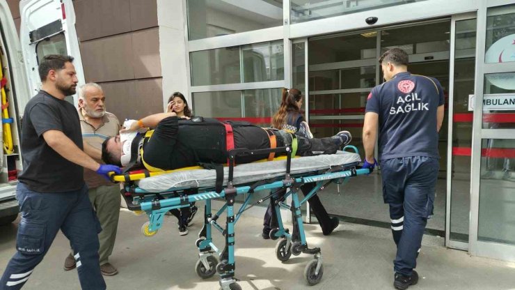 Motosiklet devrilerek sürüklendi: 1 yaralı
