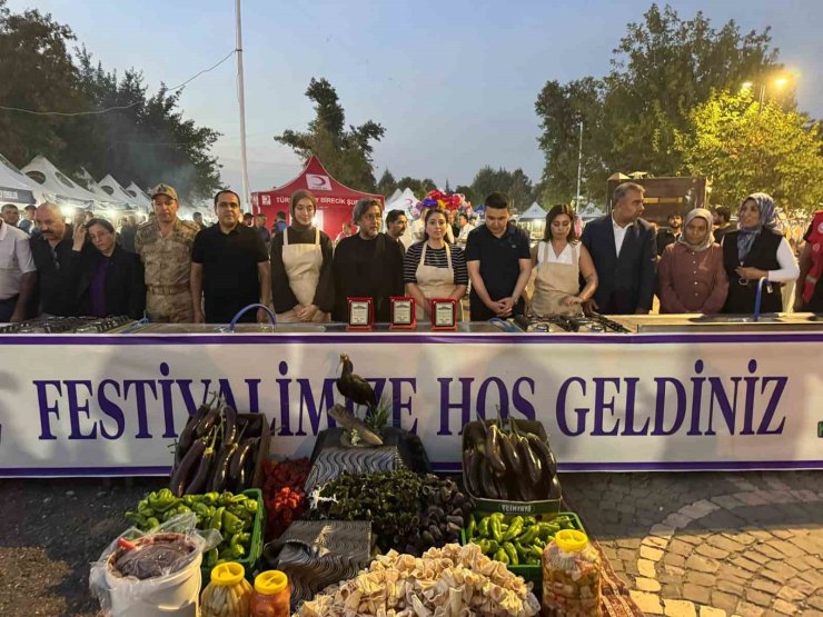 Birecik’te Kelaynak, Patlıcan ve Fıstık Festivali coşkusu