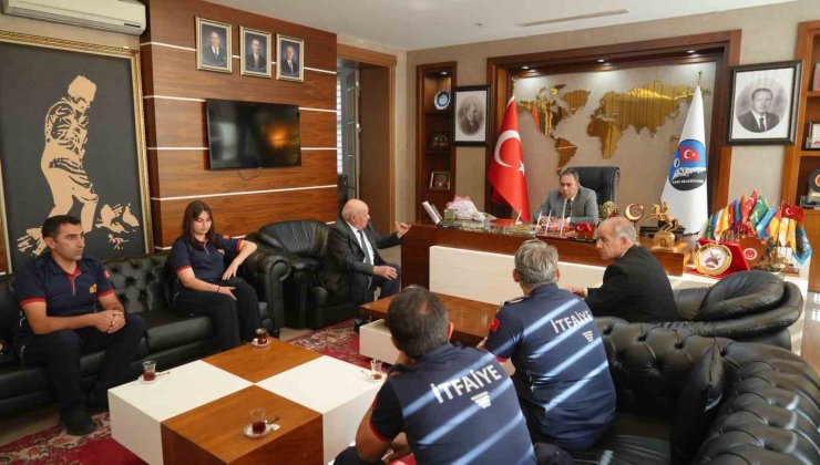 Kars’ta İtfaiye Haftası ziyareti: Başkan Senger itfaiyecileri ağırladı