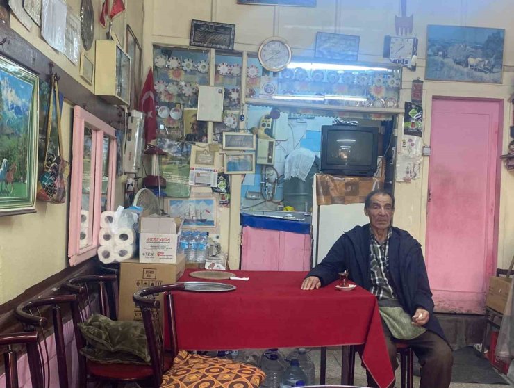 65 yıldır çay ocağı işleten usta: "Ben ölene kadar işimi yapayım"