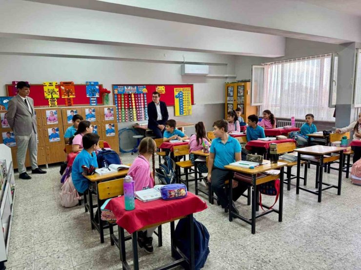 Bozdoğan’da Kaymakam Sözen, öğretmen ve öğrencilerle bir araya geldi