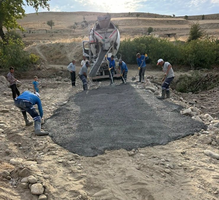 Babadağ’da üstyapı çalışmaları sürüyor