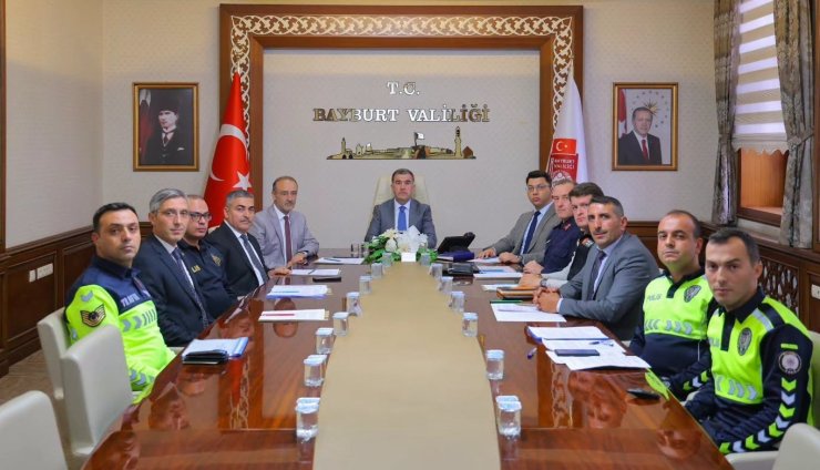 Bayburt’ta trafik düzenlemeleri ve ulaşım sorunları toplantıda görüşüldü