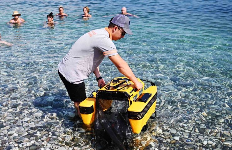 Kemer koylarında "Çöp Kapar" ile temizlik çalışmaları başladı