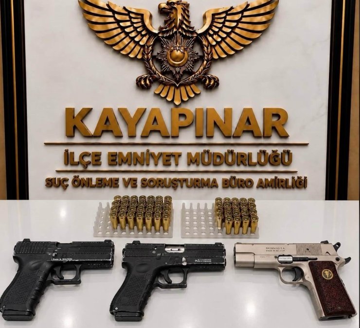 Diyarbakır’da ruhsatsız silah ve dolandırıcılık operasyonu