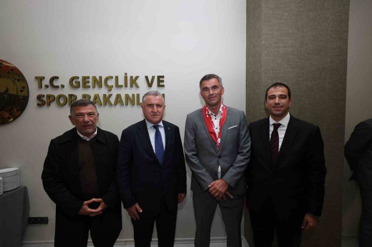 Bakan Bak, Avrupa Okul Sporları Federasyonu heyetini kabul etti