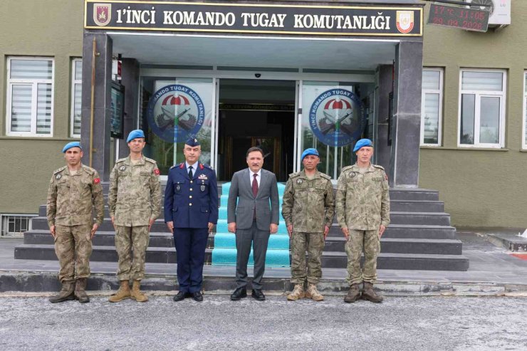 Vali Çiçek’ten göreve başlayan komutanlara ziyaret