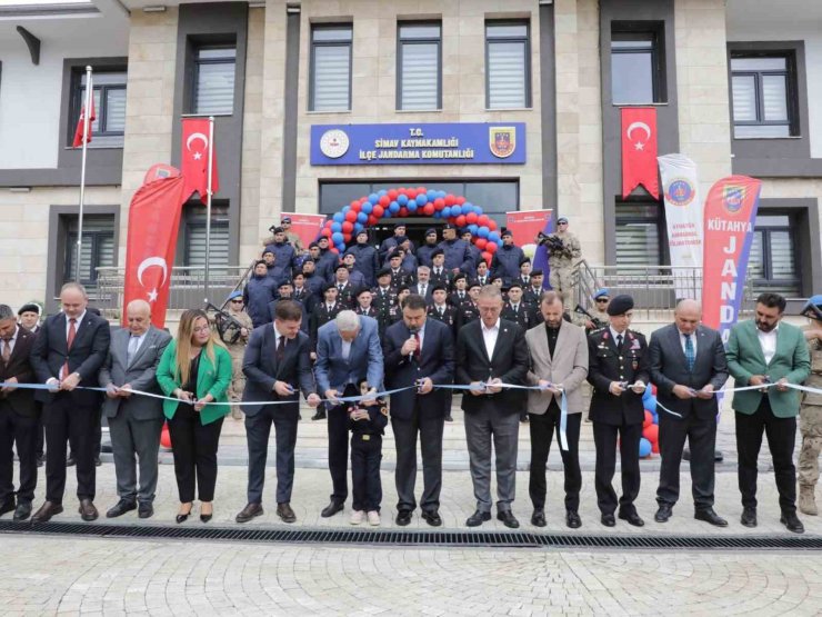 Simav İlçe Jandarma Komutanlığı’nın yeni hizmet binası açıldı
