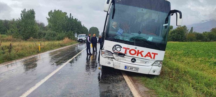 Tokat’ta otobüs kazası: 1’i ağır 2 yaralı