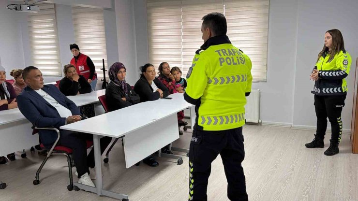 Bolu’da atık toplayıcılarına ‘güvenli patpat’ eğitimi