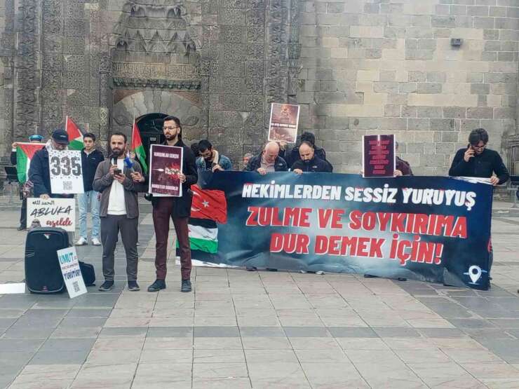 Erzurum’da sağlıkçılar 151. kez Gazze için yürüdü