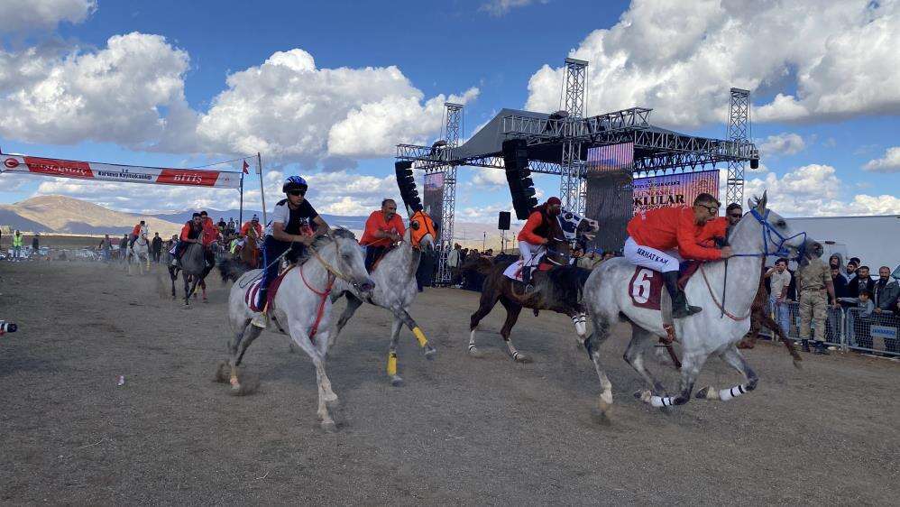 karsli-atcilar-bingol-at-yarislari