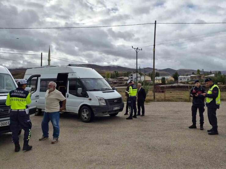 Bayburt’ta okul servislerinin güvenliği kontrol edildi