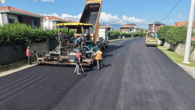 Düzce’de hafta sonu asfalt mesaisi