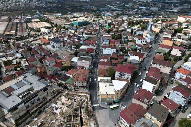 Dilovası’nda yollar yenileniyor, ulaşımın rahatlatılması hedefleniyor