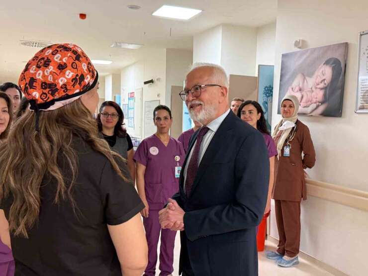 İl Sağlık Müdürü Bildirici, Şehir Hastanesi’ndeki Gebe Okulu ve Ebe Polikliniğini inceledi