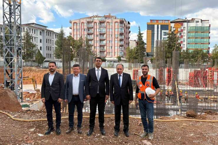 Vali Kartal, yapımı devam eden öğretmenevi ve sanat okulu inşaatını inceledi