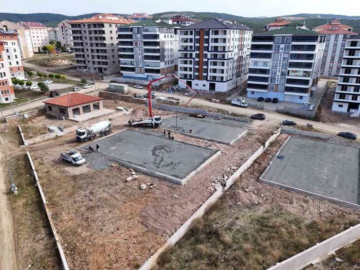 Akdağmadeni’nde 100. Yıl Spor Kompleksi inşa çalışmaları tüm hızıyla devam ediyor