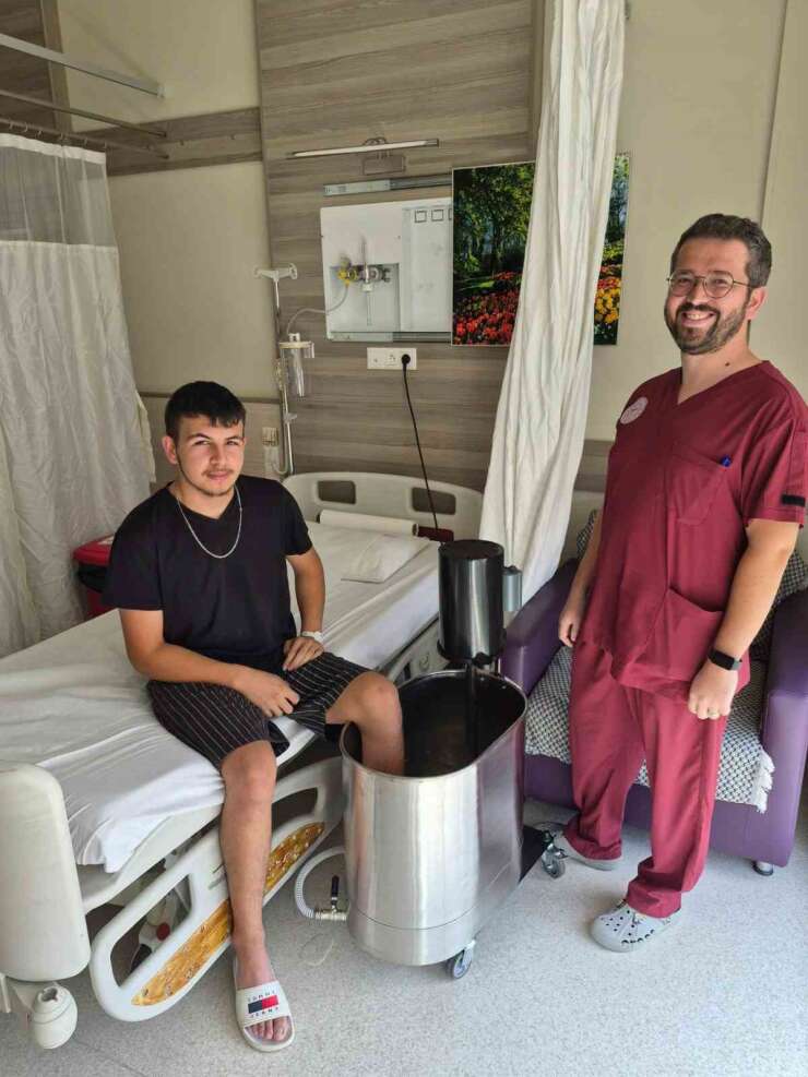 Çivril Devlet Hastanesi’ne üç yeni fizik tedavi cihazı
