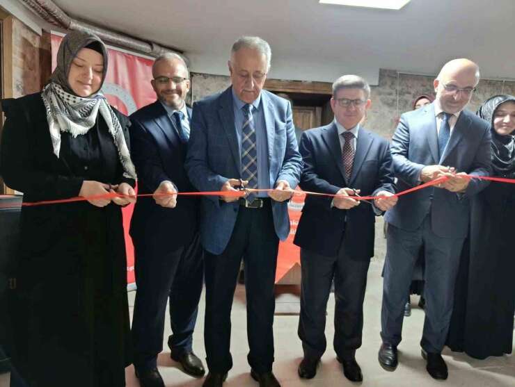 Hafızlık öğrencileri ‘Geçmişten Bir-İz’ sergisi açtı