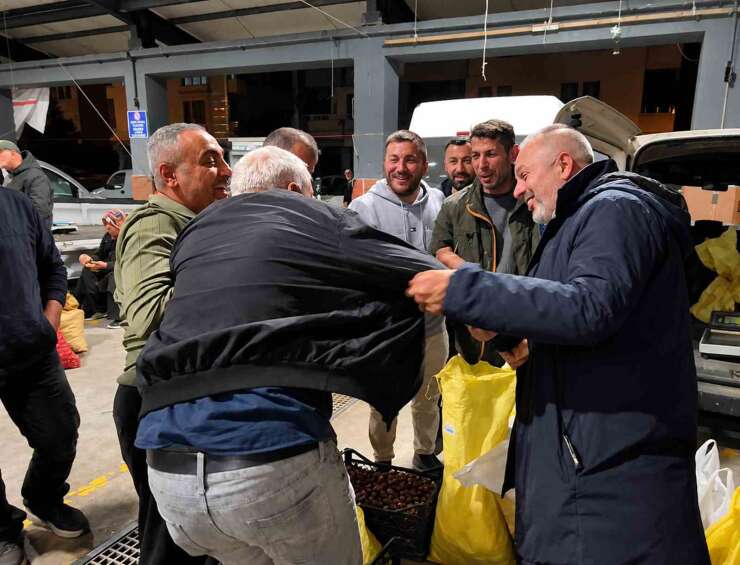 Düzce kestane pazarında kıyasıya pazarlık
