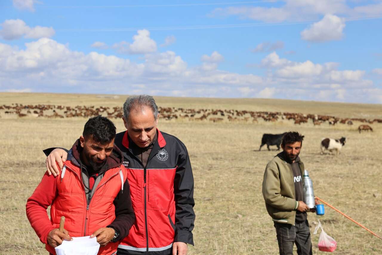 kars-enver-aydin-cobanlara-ziyaret
