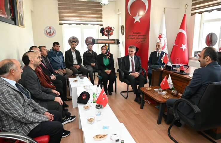 Erzurum valisi Baruş: "Şehit ailelerimiz ve gazilerimiz başımızın tacıdır"