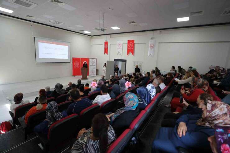 Hatay’da koruyucu ailelere çocuklarla iletişim eğitimi verildi