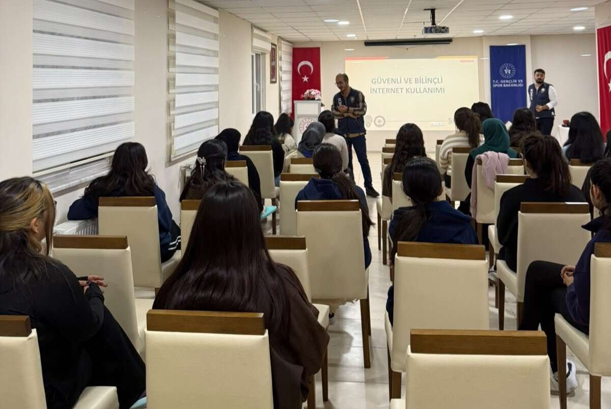 kars-universite-ogrencileri-siber-guvenlik