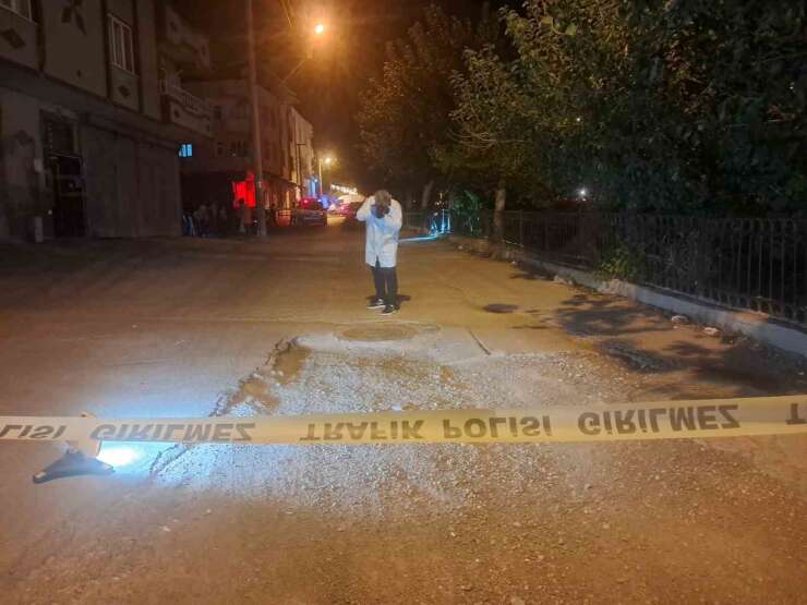 Kilis’te motosiklet rögar kapağına çarptı: 1 ağır yaralı