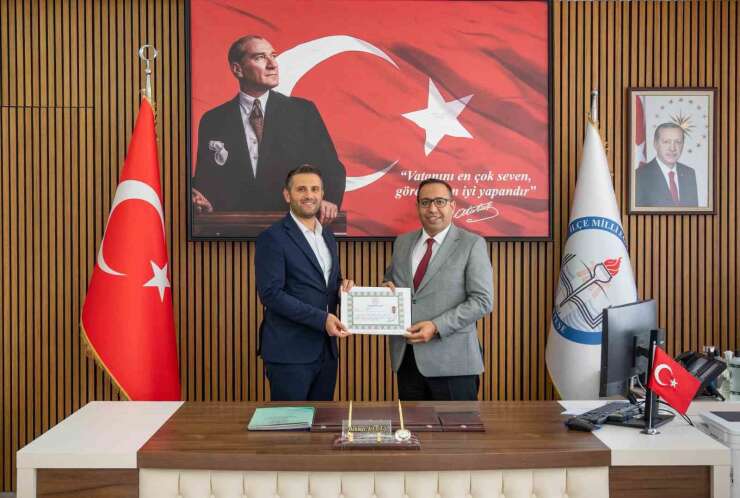 Muğla’da okul yöneticilerine başarı belgeleri takdim edildi