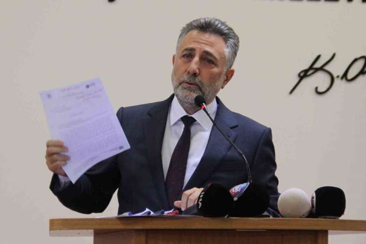 Bayraklı Belediyesi operasyonunda karar: Eski Başkan Sandal ve oğlu dahil 15 kişi tutuklandı