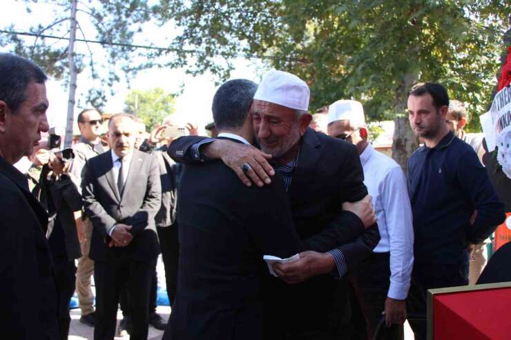 Hayatını kaybeden Afyonkarahisar Vali Yardımcısı İhsan Ayrancı, Amasya’da defnedildi