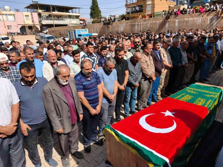 Eşi 3. çocuklarına hamile olan genç adamın günler sonra bulunan naaşı, kendisiyle birlikte can veren kardeşinin yanına defnedildi