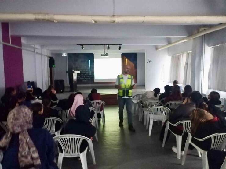 Meslek lisesi öğrencilerine iş sağlığı ve güvenliği eğitimi