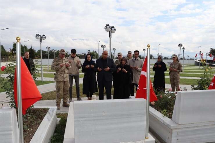 Şehit Jandarma Onbaşı Yakup Koç, 25. yılında dualarla anıldı