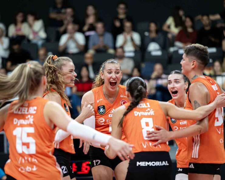 Eczacıbaşı evinde galip