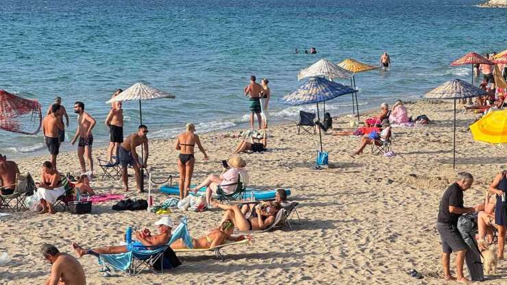 Kuşadası’nda Ekim güneşi deniz keyfini uzattı