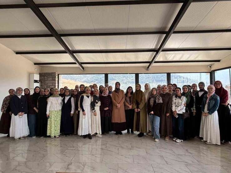 Anatoprak üniversite öğrencileriyle bir araya geldi
