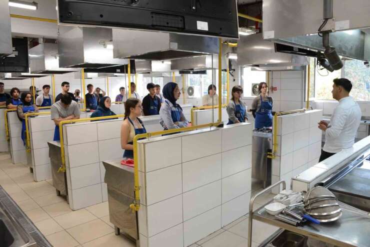 Gastronomi Kulübünden uygulamalı pizza atölyesi