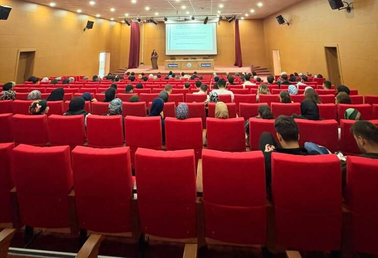 Bayburt’ta üniversite öğrencilerine şiddetin işaretleri anlatıldı