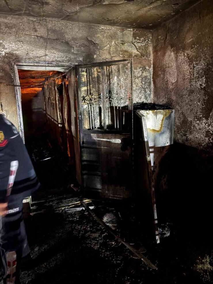 Karacasu’daki yangında 3 kişi yaralandı