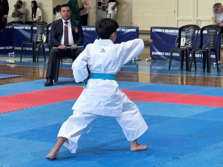 Şahinbey’de 600 karateci madalya için tatamiye çıktı