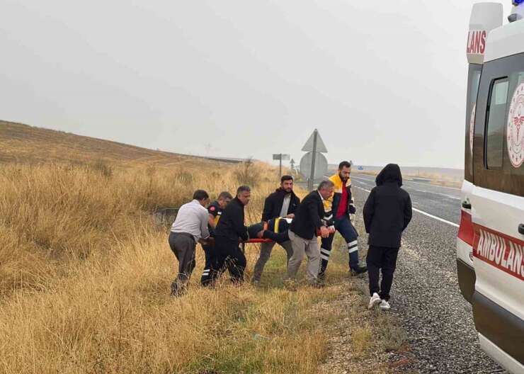 Önce lastiği patladı, ardından şarampole yuvarlandı: 1 yaralı