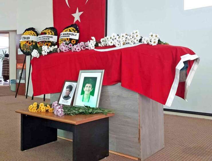 Çeşme eğitim camiasının acı kaybı: Okul müdürü Nemide Korkmaz son yolculuğuna uğurlandı