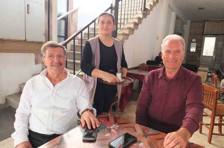 Burhaniye’de kahvehanelerde süt sezonu başladı