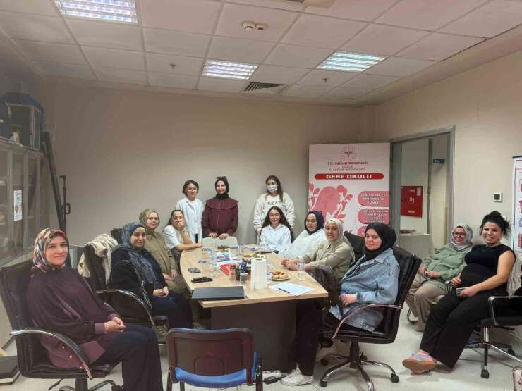 Anne adayları gebe okulunda bir araya geldi